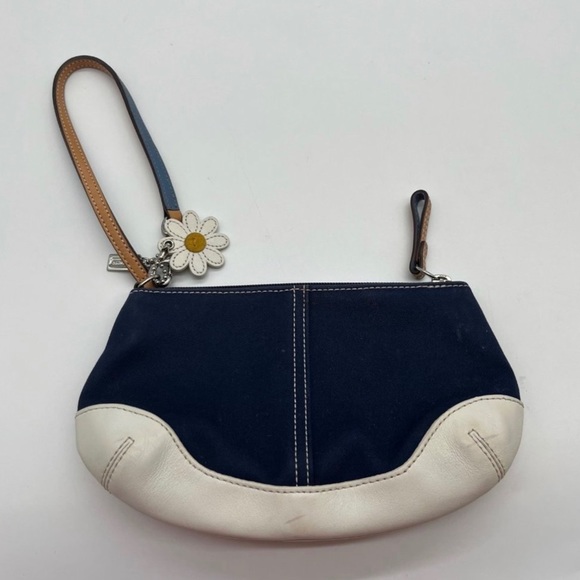 Coach Handbags - Coach wristlet